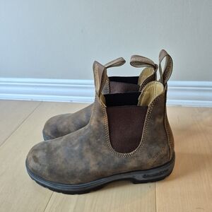 Blundstone Chelsea Boots Rustic Brown AU 5 and US 8